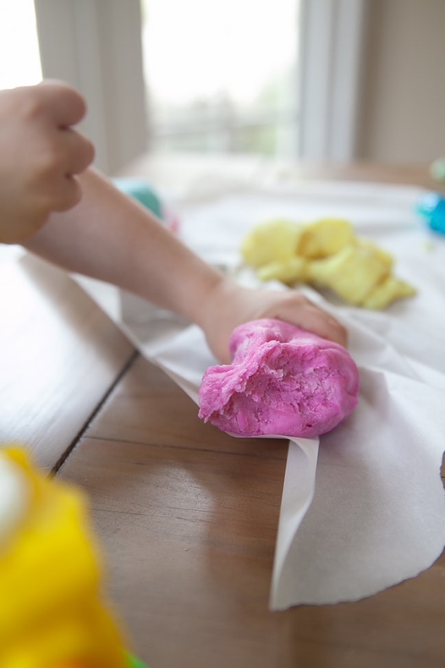 How to Protect Your Hands from Staining Food Coloring?