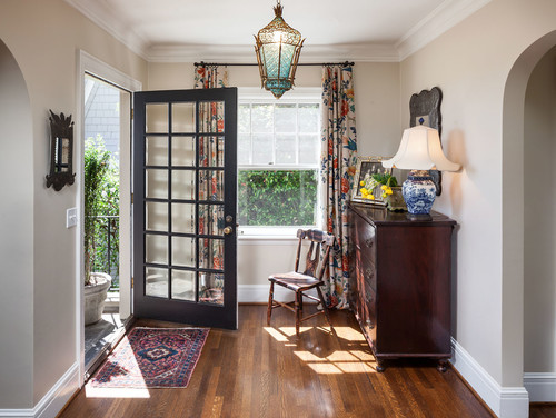 Design an Inviting Entryway for a Warm Welcome