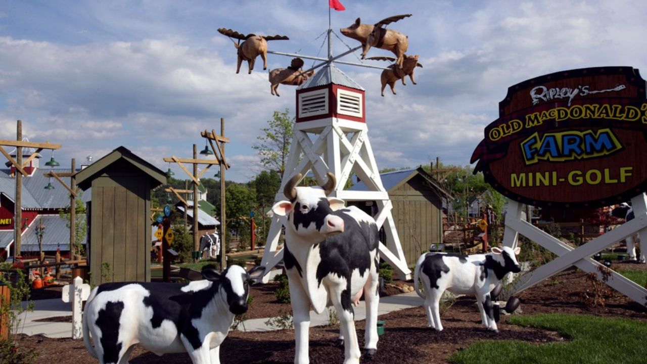 Discover Ripley's Old MacDonald's Farm Mini Golf