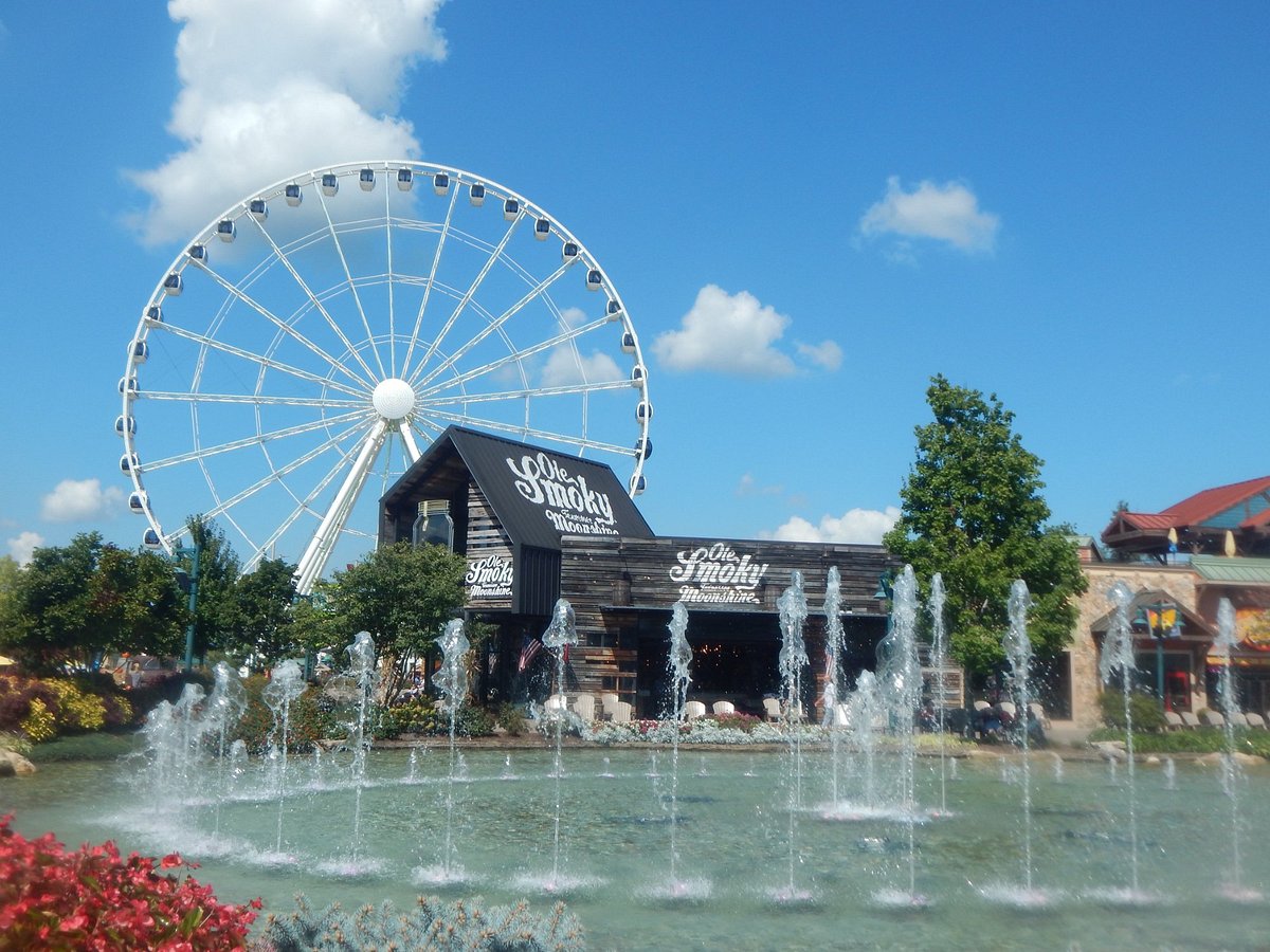 Ride the Great Smoky Mountain Wheel