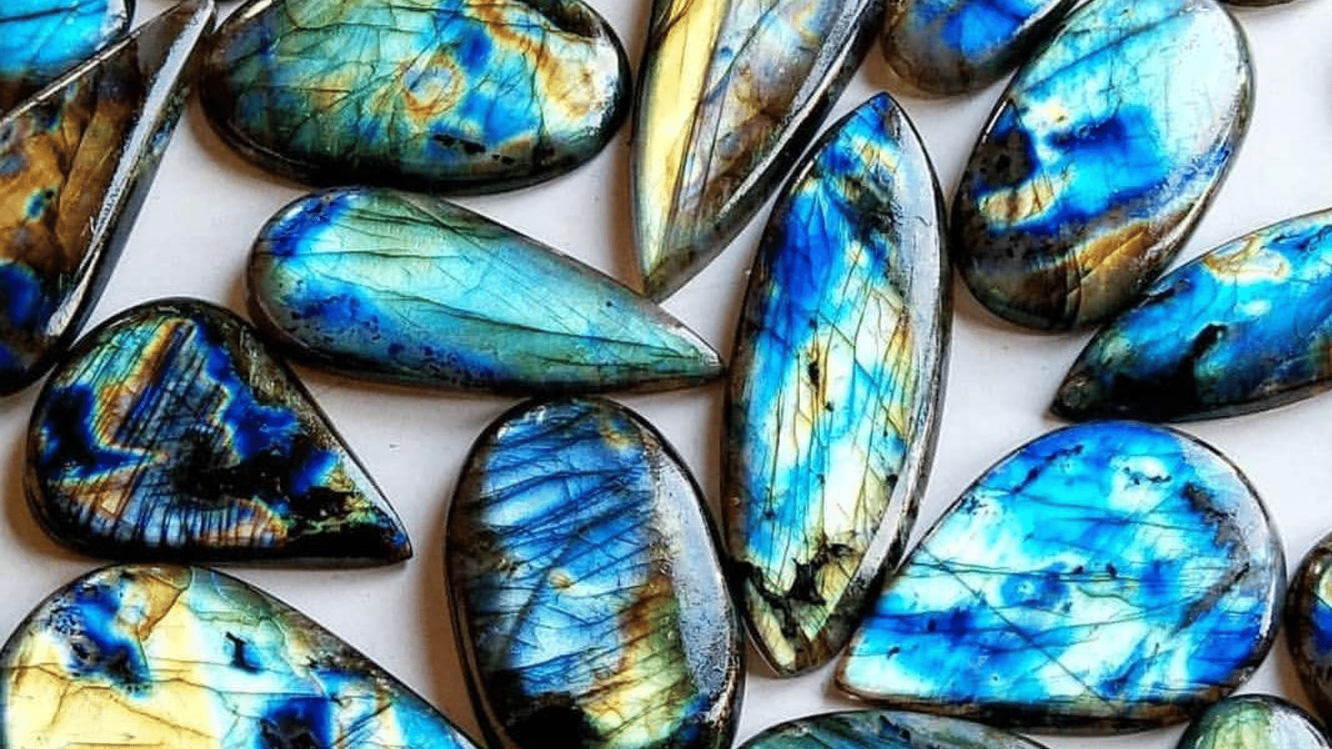 Labradorite_The_Stone_of_Transformation