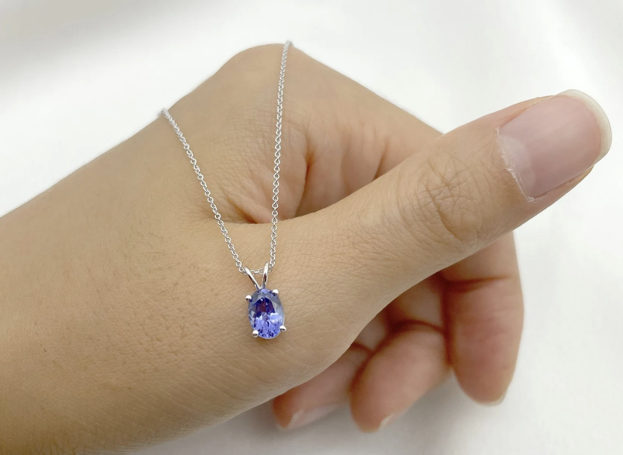 Tanzanite_Solitaire_Necklace