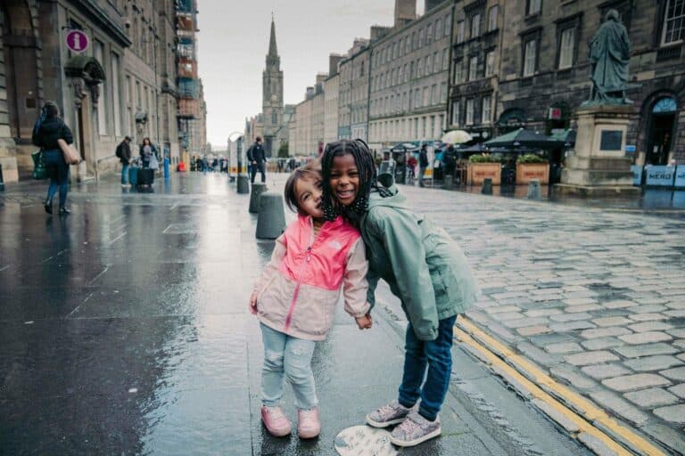 Making Traveling to Edinburgh Fun and Safe with Kids