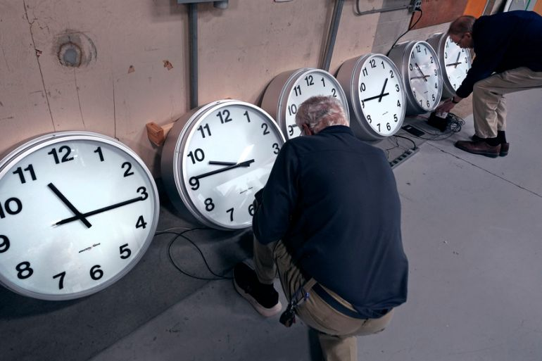Why_Do_Clocks_Have_12_Numbers_the_Historical_and_Mathematical_Reasons
