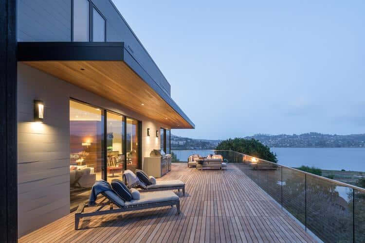 Modern Indoor Railings and Glass Partitions for a Stylish Home