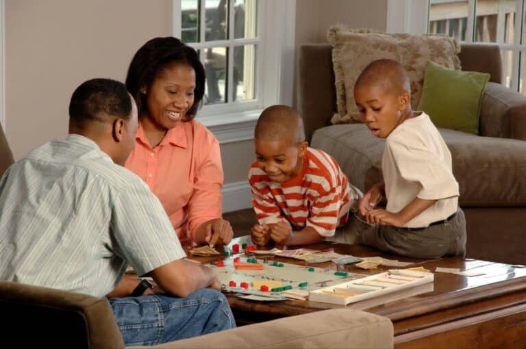 Building Strong Family Bonds: 6 Tips for Staying Connected in Busy Times